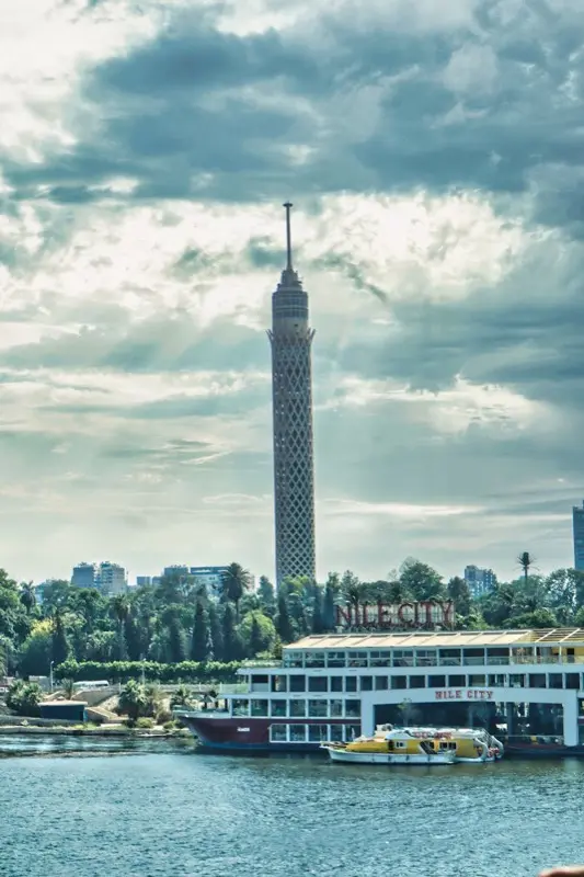 Foto di Cairo Tower con HelloRoam eSIM per dati di viaggio