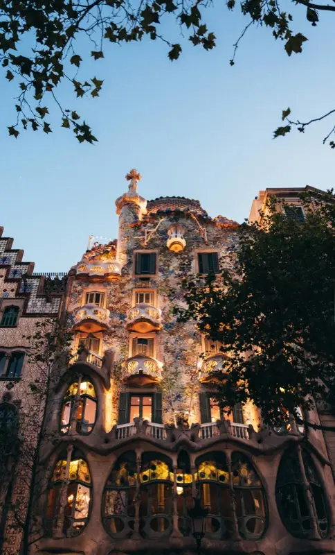 Casa Batllo туристическа дестинация с HelloRoam eSIM за интернет връзка