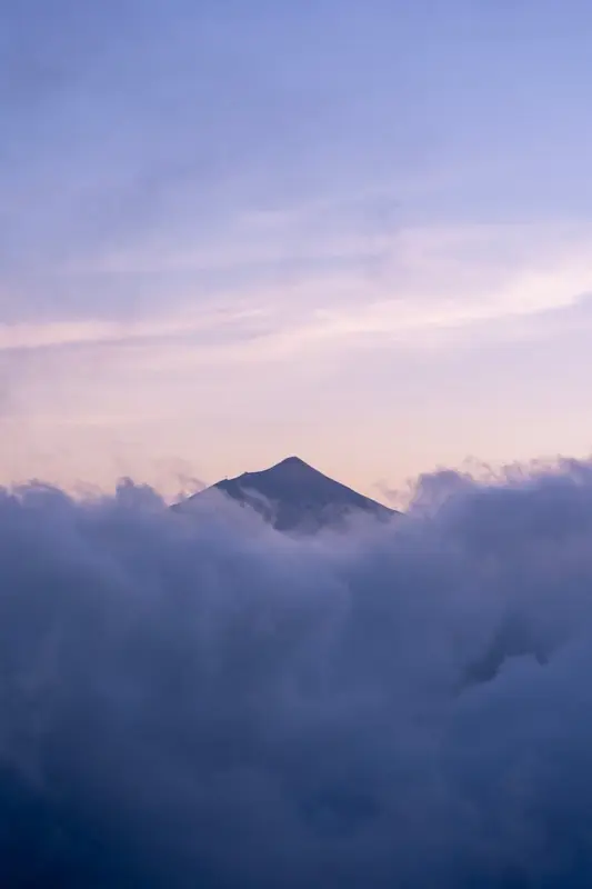 Mount Teide Tenerife বিশ্বজুড়ে ভ্রমণকারীদের জন্য HelloRoam eSIM সংযোগ সহ