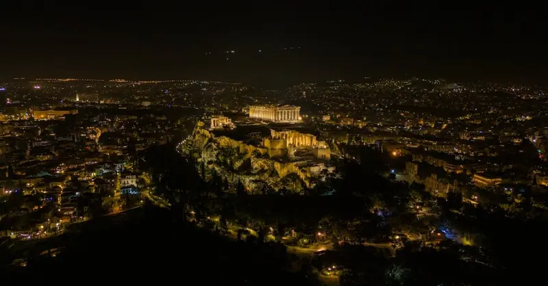 Acropolis med HelloRoam eSIM för anslutning under din resa