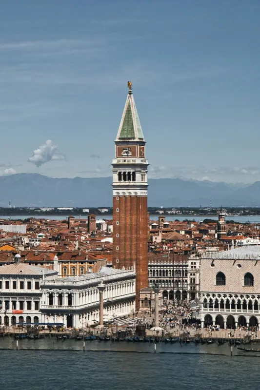 St Marks Campanile bezienswaardigheid met HelloRoam eSIM voor reisdata