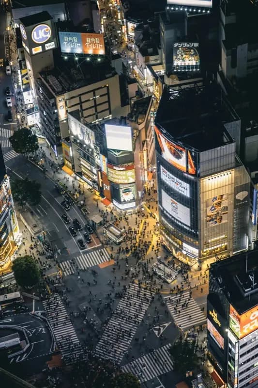 Shibuya Crossing reisbestemming met HelloRoam eSIM voor internetverbinding