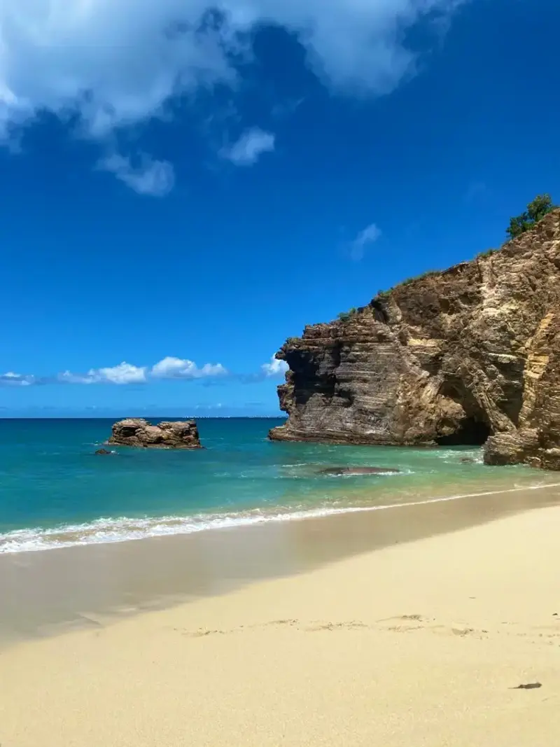 St. Martin eSIM card data plans for international travel