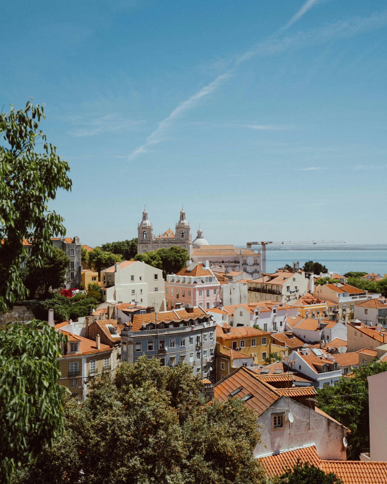 Lisboa eSIM with instant activation - international travel data plans - no roaming fees - 5G mobile network