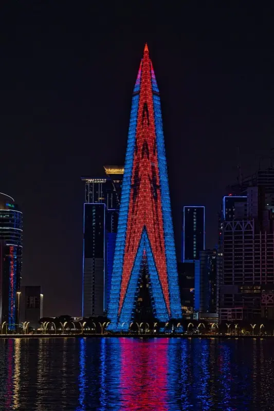 תמונה של Doha Tower Burj Doha עם HelloRoam eSIM לנדידה בינלאומית
