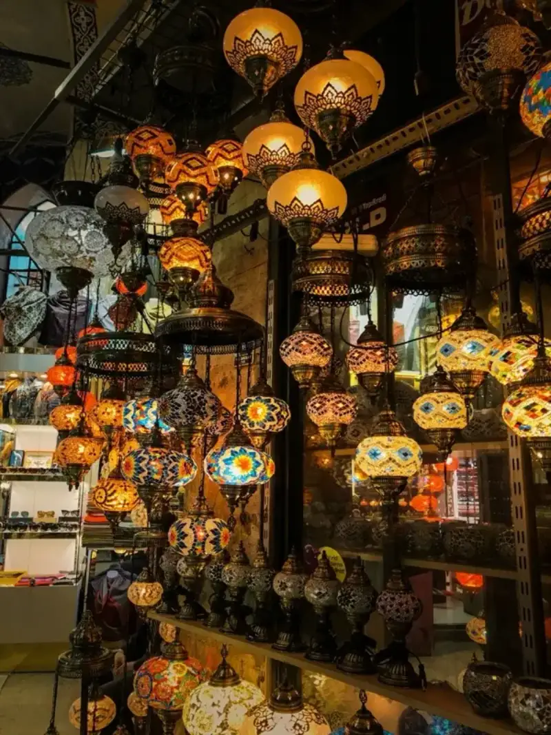 Grand Bazaar resmål med HelloRoam eSIM för internetanslutning