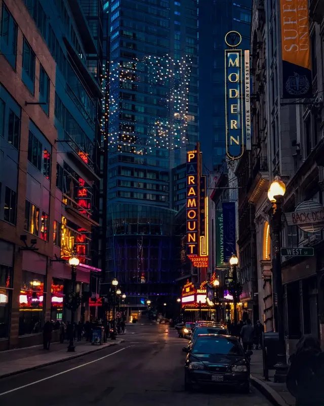 Downtown Boston معلم سياحي مع HelloRoam eSIM لبيانات السفر