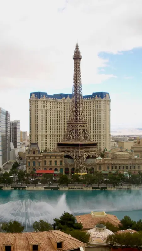 Bellagio Fountains туристическа дестинация с HelloRoam eSIM за интернет връзка