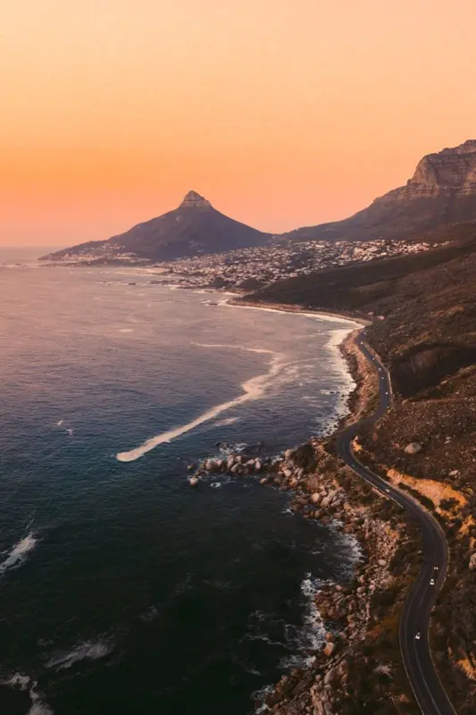 Chapmans Peak Drive With Lions Head لینڈ مارک HelloRoam eSIM سفری ڈیٹا کے ساتھ