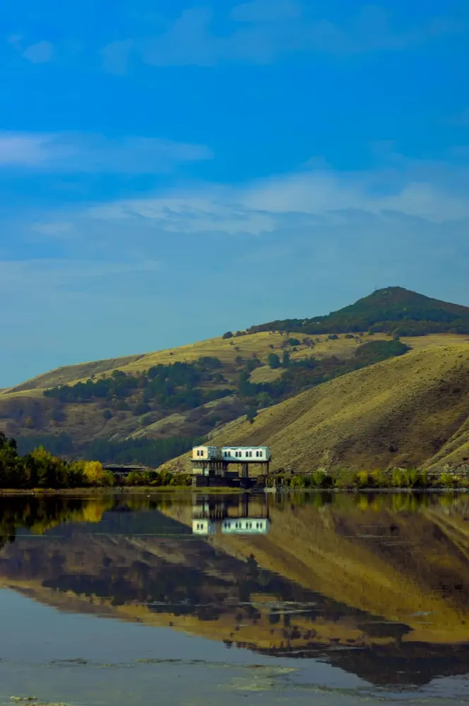 Mobile data in Hrazdan Armenia with HelloRoam eSIM plans for international travelers