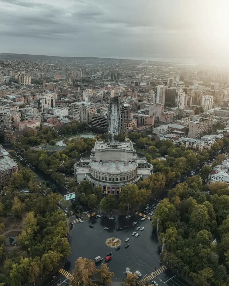 eSIM pokrivenost u Yerevan, Jermenija od HelloRoam sa brzim mobilnim internetom