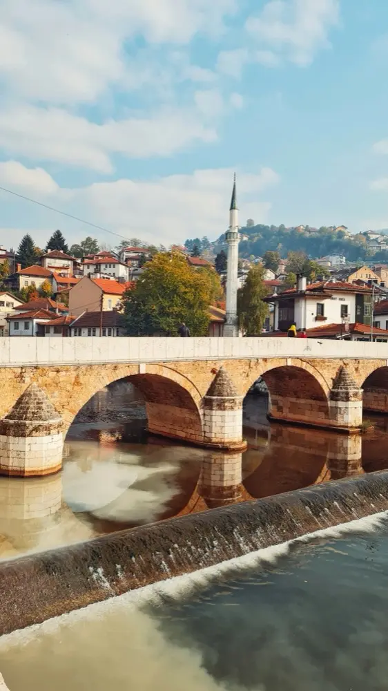 HelloRoam couvre Sarajevo en Bosnie-Herzégovine avec un forfait eSIM pour les voyageurs internationaux