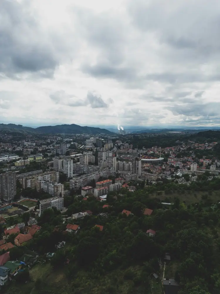 Forfait eSIM HelloRoam pour Tuzla en Bosnie-Herzégovine avec accès réseau local mobile rapide