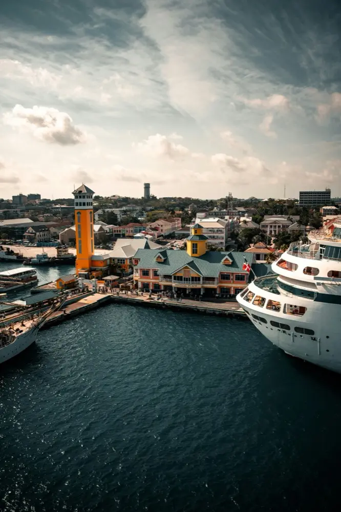 Internet mobilny w Nassau z eSIM HelloRoam na podróż po Bahamy