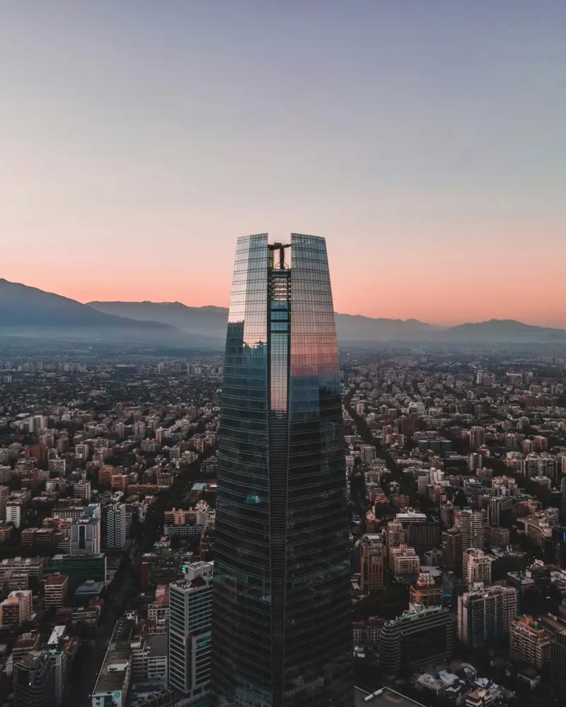 eSIM de viaje HelloRoam para Santiago con internet móvil en Chile