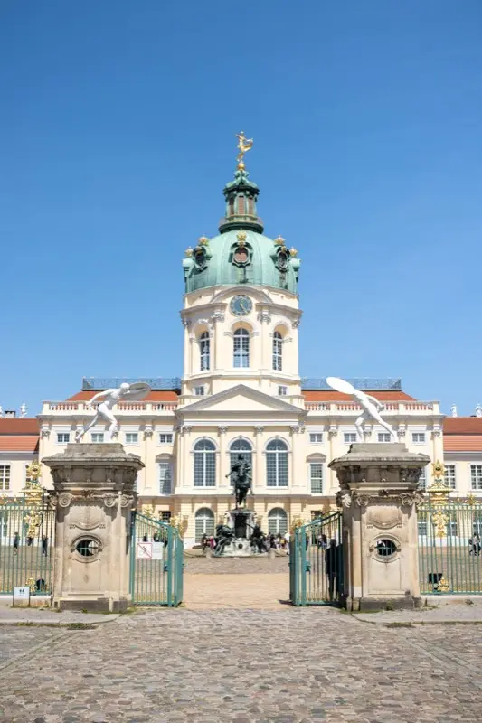 Fernsehturm Berlin Berlin Tv Tower avec HelloRoam eSIM pour rester connecté pendant votre voyage