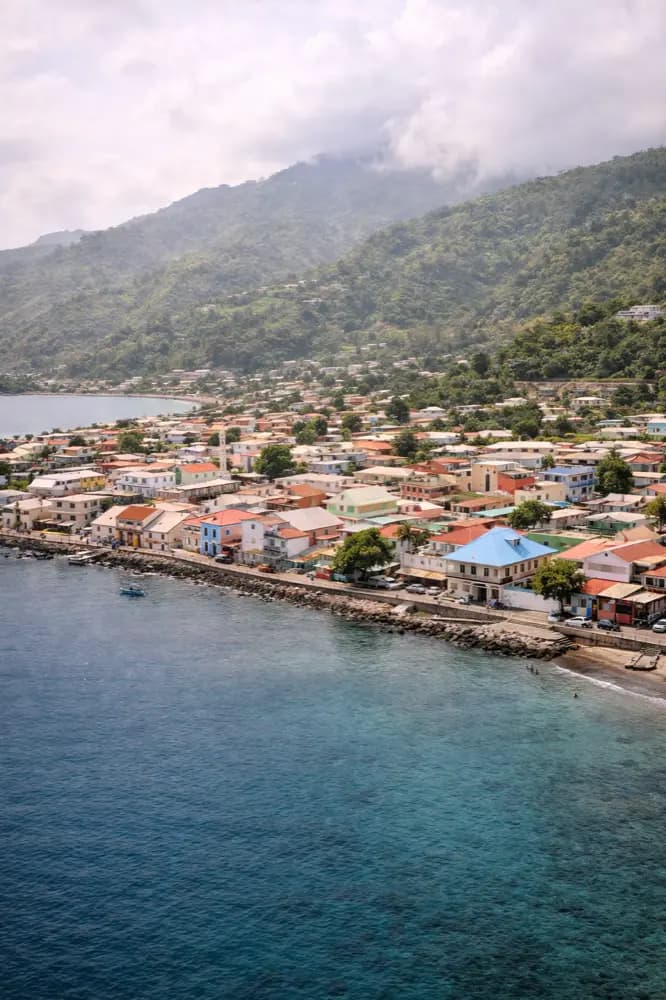 HelloRoam bietet eSIM mit schnellen Daten in Roseau für Dominica-Reise