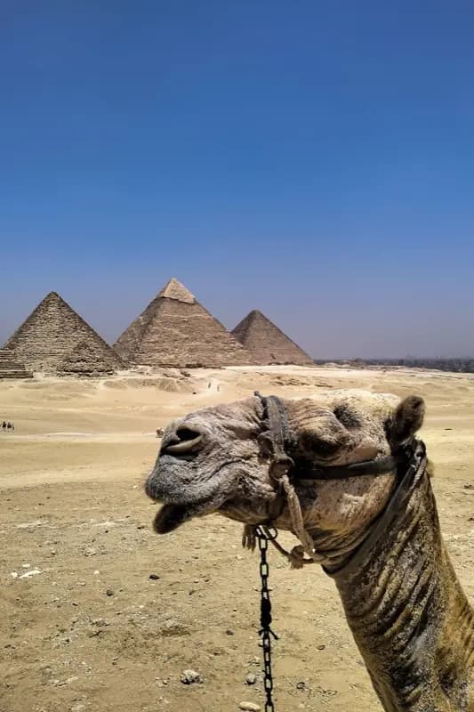 Great Pyramids of Giza avec forfait données HelloRoam eSIM pour connectivité des voyageurs