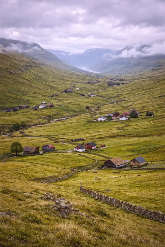 eSIM HelloRoam data perjalanan untuk Eystur di Faroe Islands