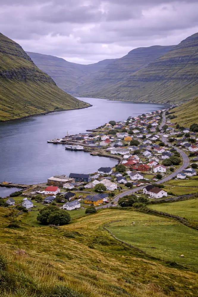 Paket HelloRoam eSIM untuk Vagur Faroe Islands dengan internet