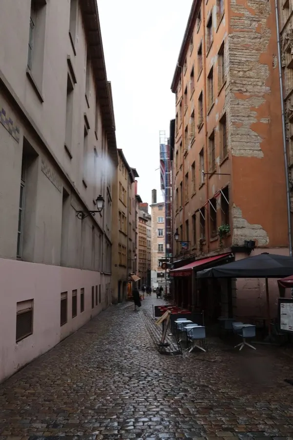 Plan eSIM para Lyon, Francia - red 5G de Free Mobile y SFR incluida