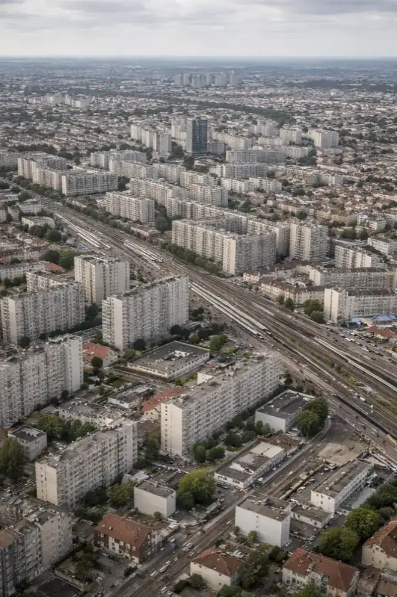 Plan eSIM de HelloRoam para Seine Saint Denis Francia con datos móviles para viajeros