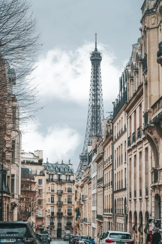 Eiffel Tower Paris Eiffel Tower Paris atracție turistică cu HelloRoam eSIM pentru date de călătorie