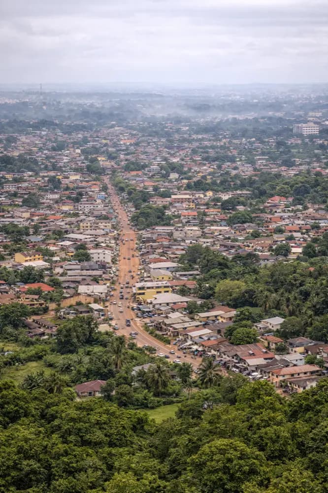 Dados móveis em Kumasi Gana com plano eSIM HelloRoam para viajantes