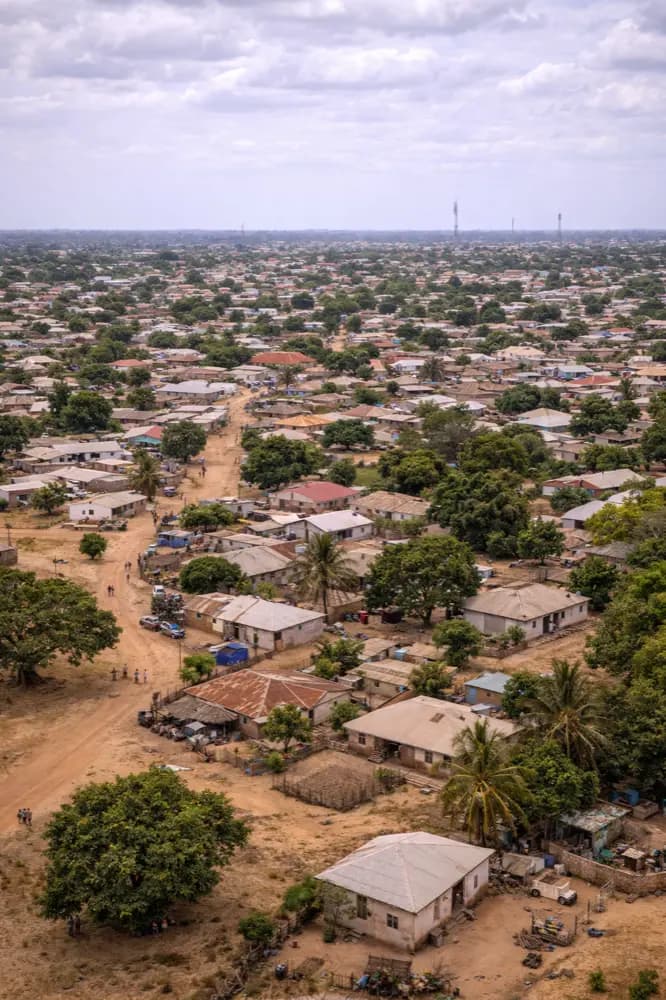 Mobiele data in Brikama Gambia met HelloRoam eSIM-plan voor reizigers