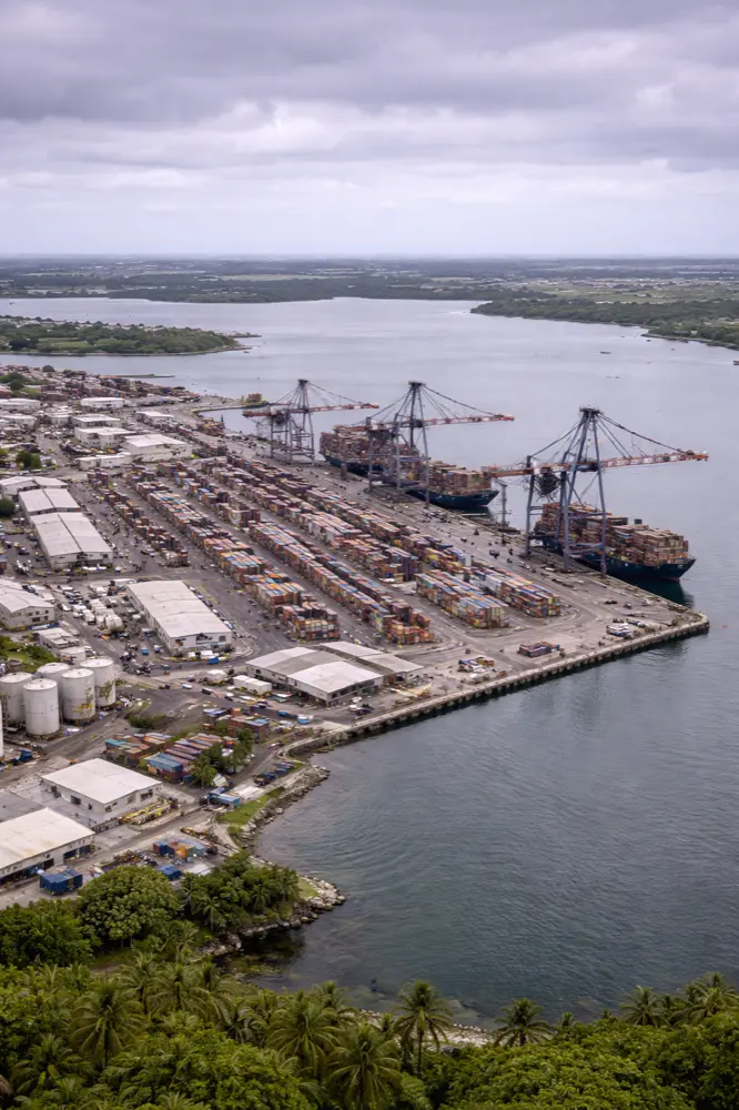 eSIM de viaje HelloRoam para Baie Mahault con internet móvil en Guadalupe