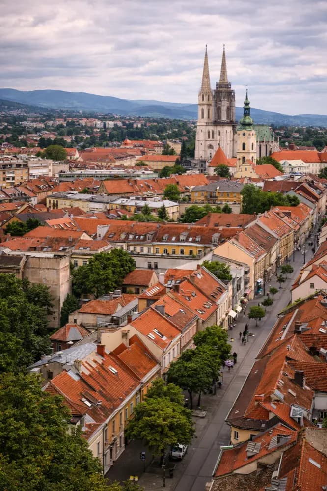 Travel data for Zagreb Croatia with HelloRoam eSIM coverage and fast mobile internet