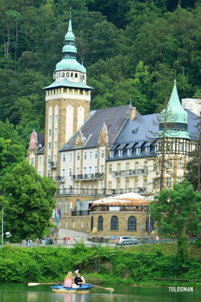 eSIM HelloRoam data perjalanan untuk Miskolc di Hungary for Budapest