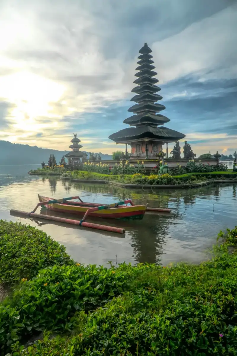 Indonesia eSIM data plan for Bali and Jakarta travel coverage with HelloRoam service