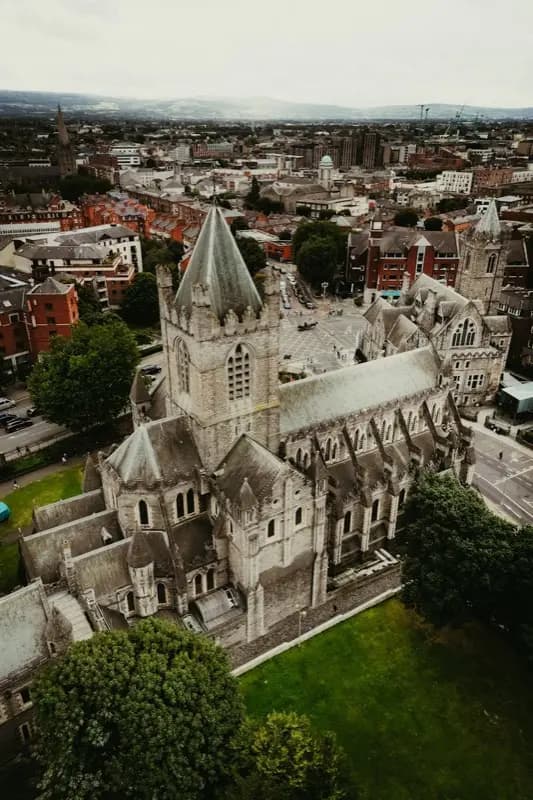 Christ Church Cathedral Dublin avec HelloRoam eSIM pour rester connecté pendant votre voyage