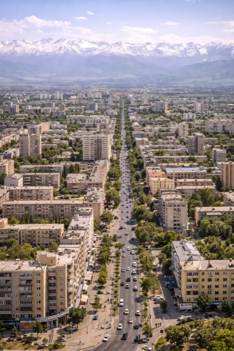 HelloRoam ofrece eSIM con datos rápidos en Bishkek para recorrer Kirguistán