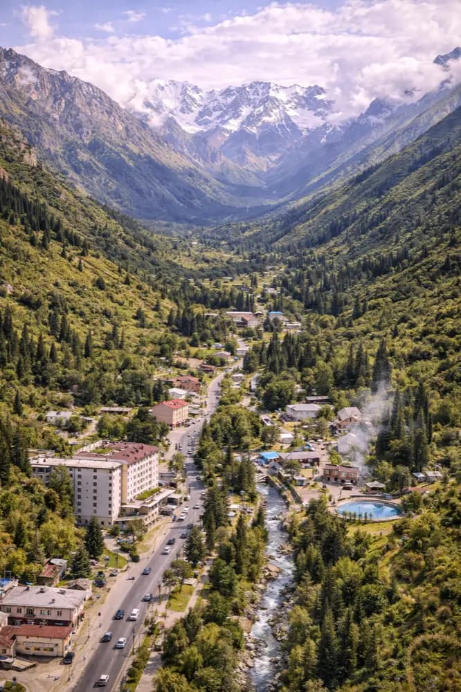 HelloRoam eSIM podatkovni načrt za Ysyk Ata, Kirgizistan za popotnike