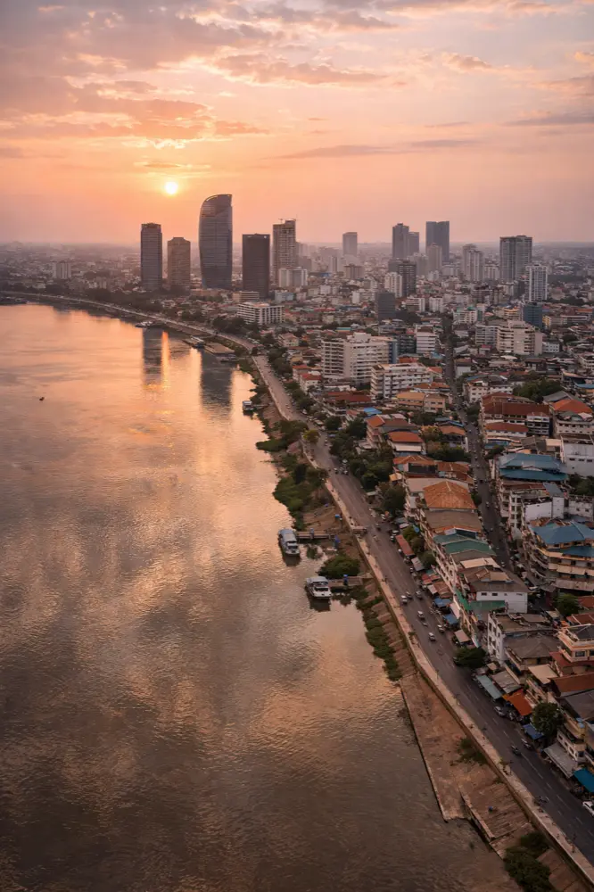 Plano de dados eSIM HelloRoam para Phnom Penh em Camboja com cobertura móvel rápida