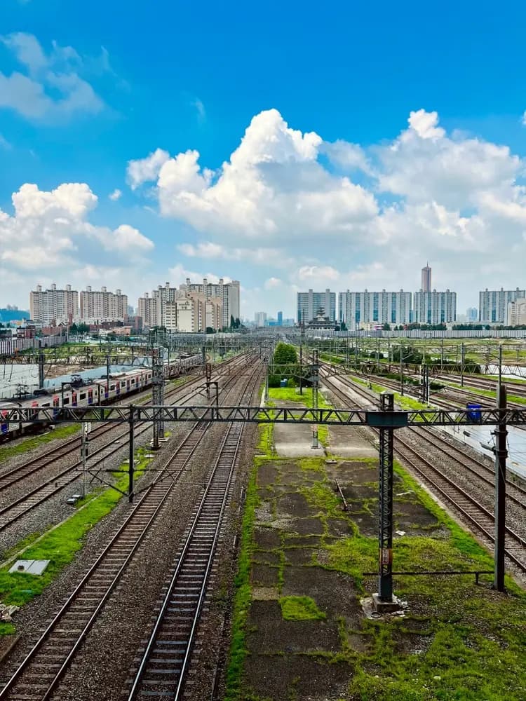 HelloRoam travel eSIM providing mobile data coverage in Yongsan across South Korea