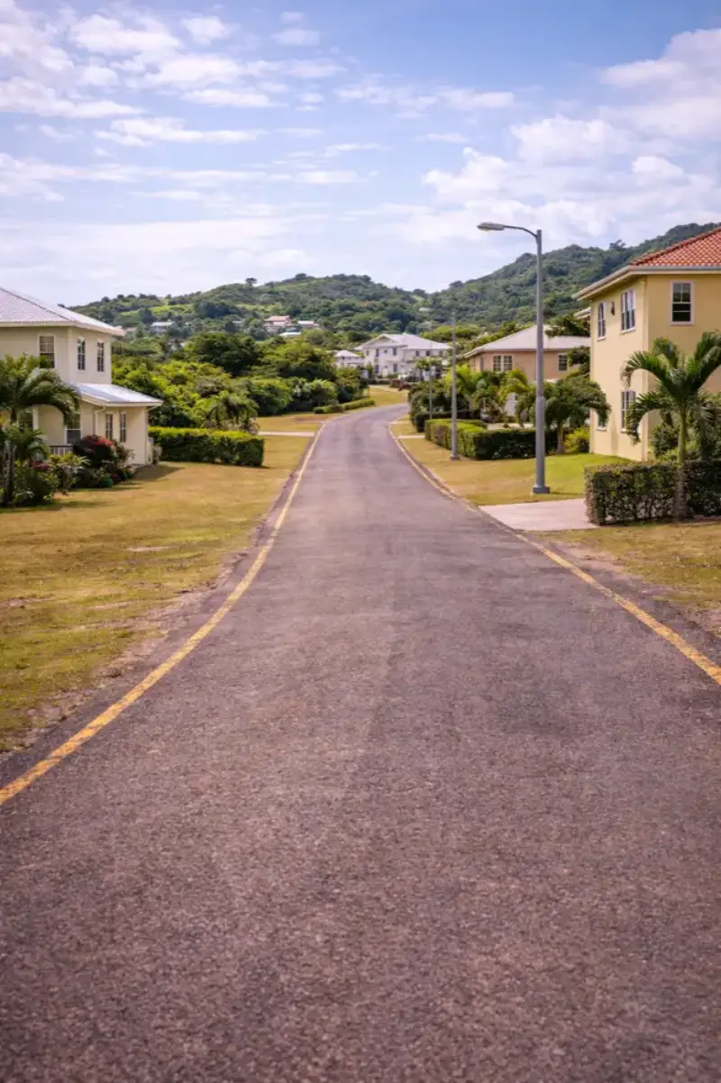 HelloRoam eSIM טיול Cap Estateupper Saline Point Saint Lucia for Castries and the Piton coast אינטרנט סלולרי מהיר