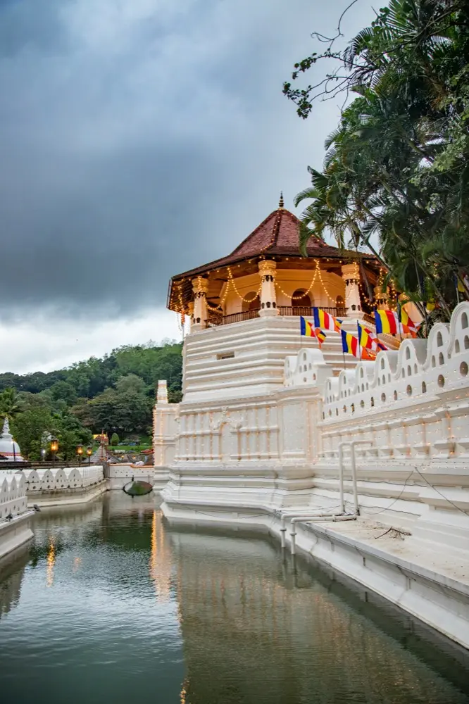 Acoperire eSIM în Kandy, Sri Lanka de la HelloRoam cu internet mobil rapid