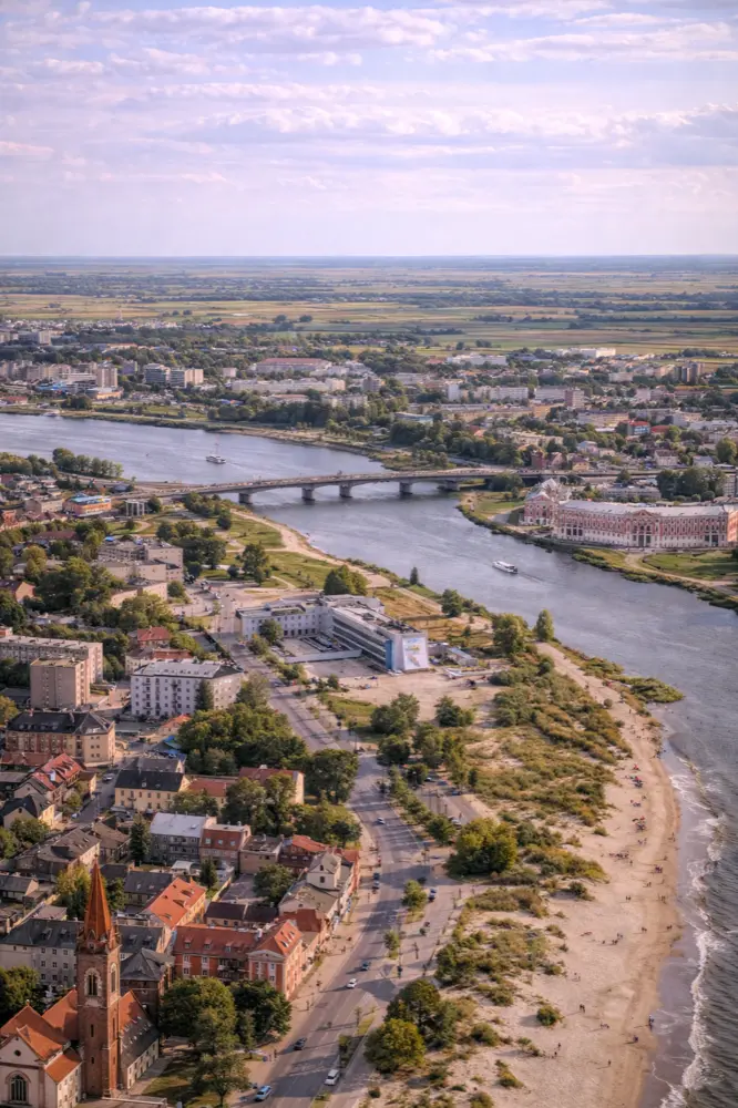 Plan de datos HelloRoam para viajeros en Jelgava, Letonia con eSIM