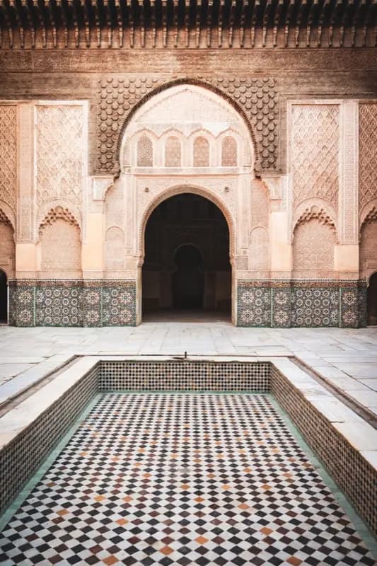 Koutoubia Mosque Koutoubia Minaret Marrakesh punto di riferimento con HelloRoam eSIM per dati di viaggio