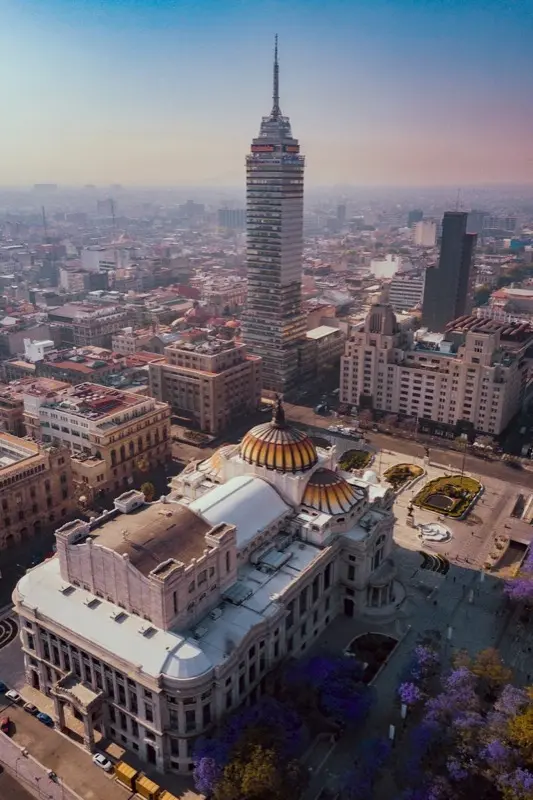 Palacio de Bellas Artes and Torre Latinoamericana reisbestemming met HelloRoam eSIM voor internetverbinding