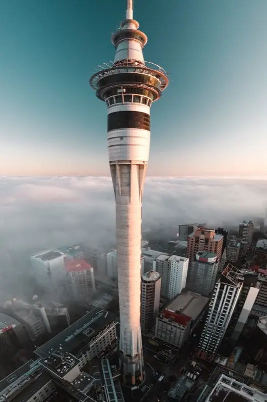 Sky Tower Auckland rejsedestination med HelloRoam eSIM for internetforbindelse