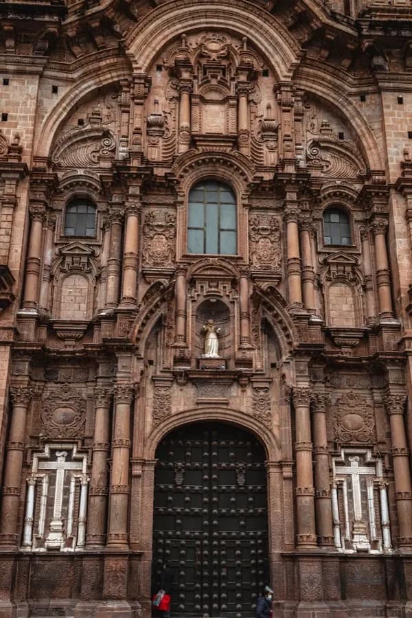 eSIM data plan for Cusco, Peru, with Claro 4G coverage near Machu Picchu gateway