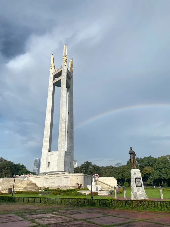 Quezon City Philippines avec eSIM HelloRoam pour connexion dans Metro Manila