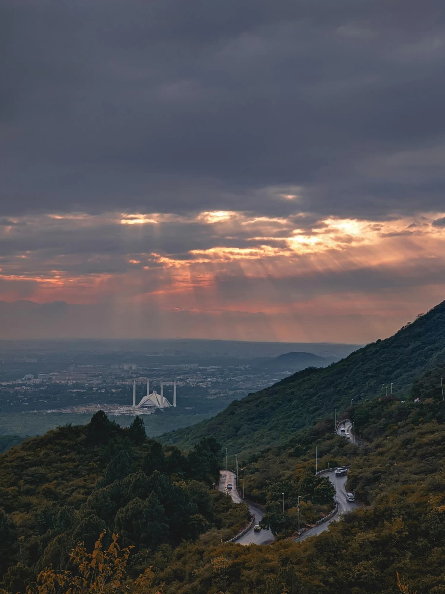 Pákistán eSIM with instant activation - international travel data plans - no extra fees - 5G mobile network