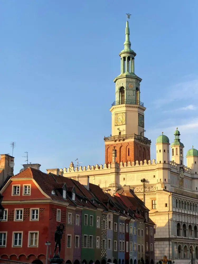 Dados móveis em Pozna Polônia com plano eSIM HelloRoam para viajantes