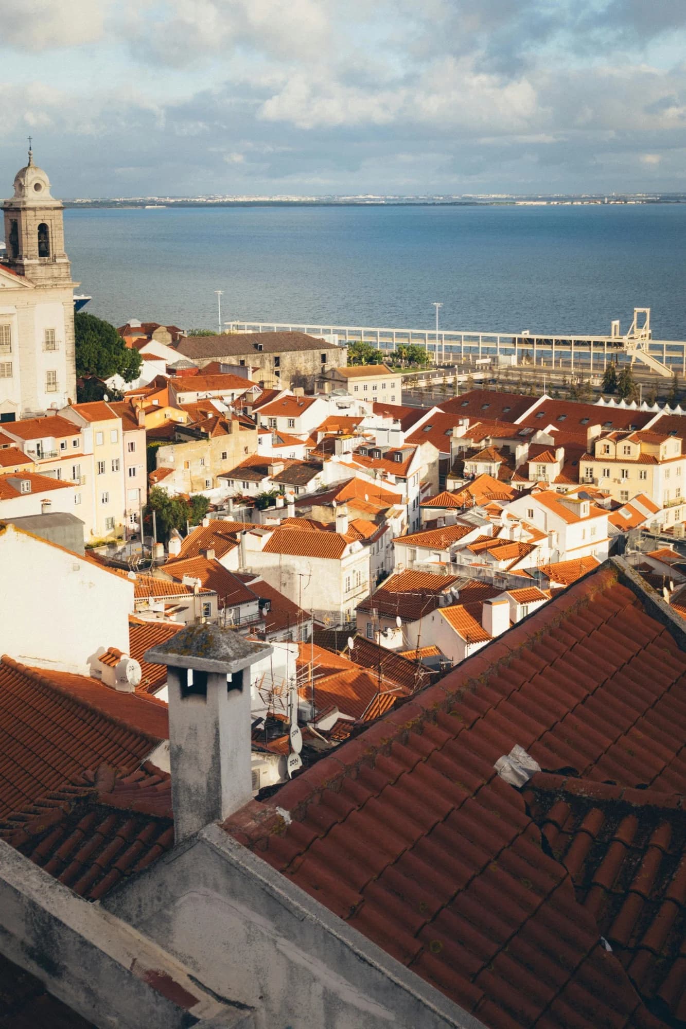 Portugália eSIM-csomag Vodafone 5G hálózattal - nemzetközi utazói adat $3.35/nap-tól - roamingdíj nélkül