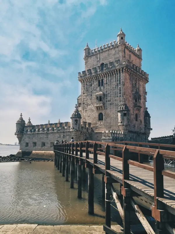Фото Belem Tower с HelloRoam eSIM для международного роуминга